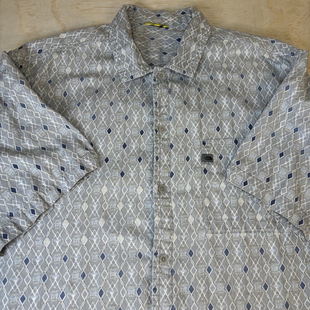 The North Face Mens XXL Blue Diamond Patterned Short Sleeve Button Down Shirt